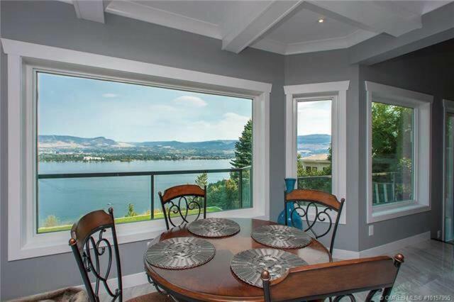 Lake And Bridge View Vacation Home West Kelowna Exterior photo