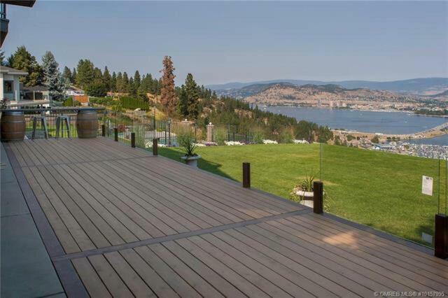 Lake And Bridge View Vacation Home West Kelowna Exterior photo